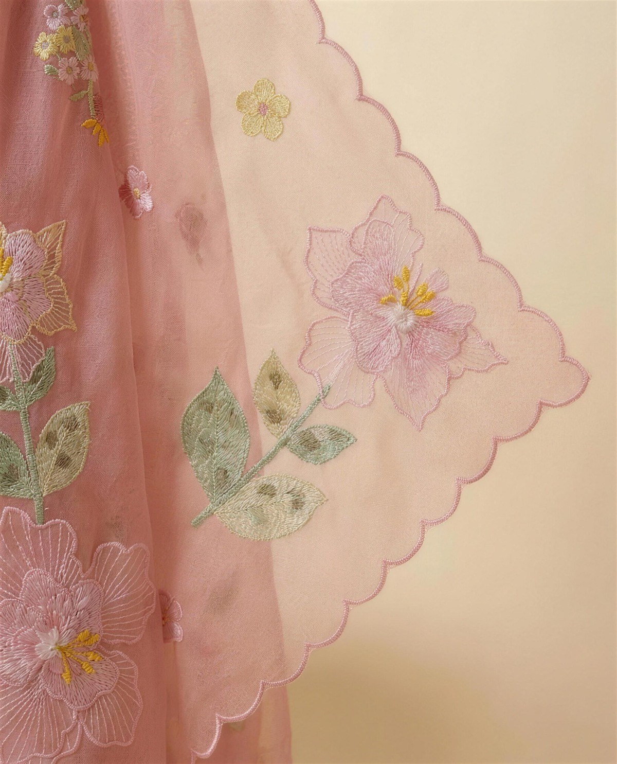 Pink Organza Applique Saree, Detail