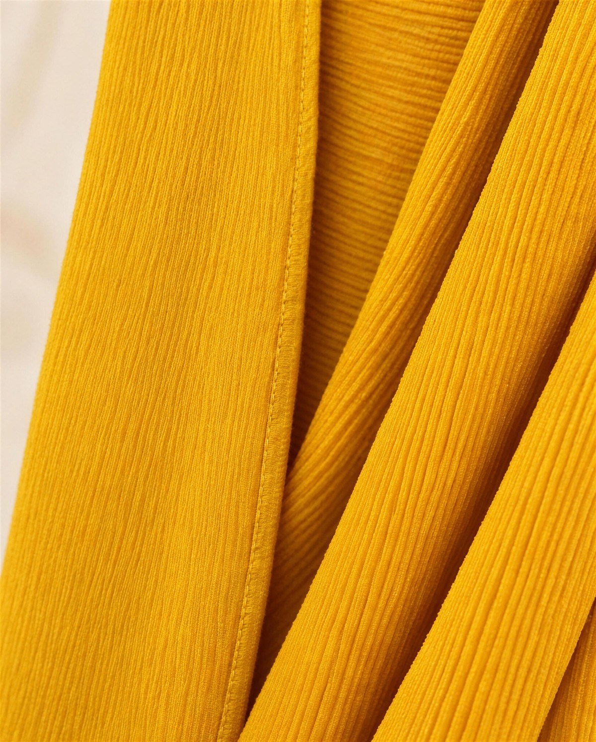 Yellow Crushed Crepe Saree, Detail